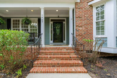 1007 Chatham Court photo 4