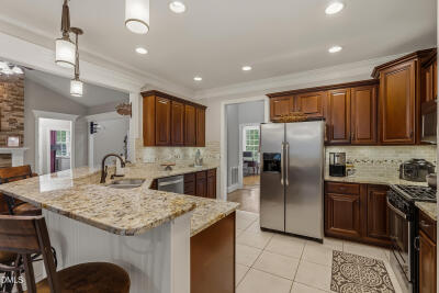 1007 Chatham Court photo 33