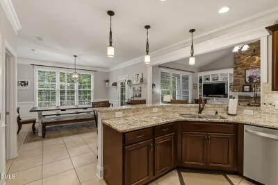 1007 Chatham Court photo 35