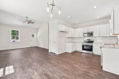 137 Seaman Street photo 4