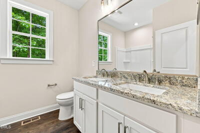 137 Seaman Street photo 13